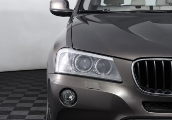 Подержанный автомобиль BMW X3 2012 года (23 фото)