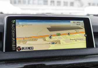 Подержанный автомобиль BMW X5 2014 года (19 фото)