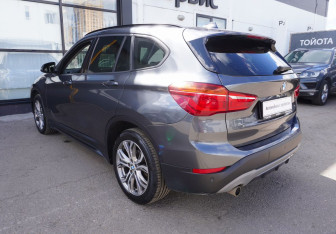 Подержанный автомобиль BMW X1 2018 года (7 фото)