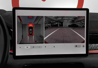 Подержанный автомобиль Zeekr 001 2023 года (18 фото)