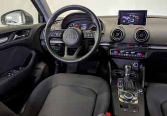Подержанный автомобиль Audi A3 Sedan 2020 года (30 фото)