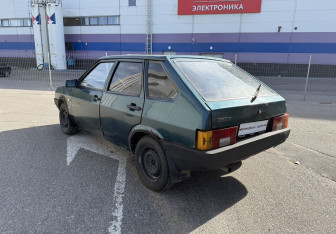 Подержанный автомобиль LADA (ВАЗ) 2109 Hatchback 2001 года (7 фото)