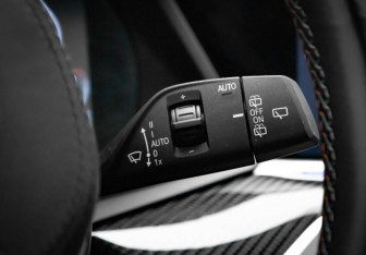 Подержанный автомобиль BMW X5 M 2022 года (16 фото)