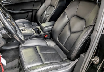 Подержанный автомобиль Porsche Macan 2015 года (20 фото)