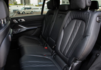 Подержанный автомобиль BMW X7 2020 года (13 фото)