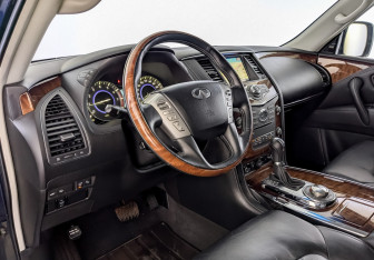 Подержанный автомобиль Infiniti QX80 2017 года (16 фото)