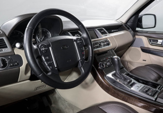 Подержанный автомобиль Land Rover Range Rover Sport 2012 года (14 фото)