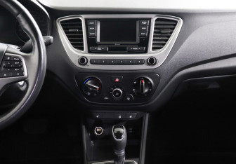 Подержанный автомобиль Hyundai Solaris Sedan 2019 года (8 фото)