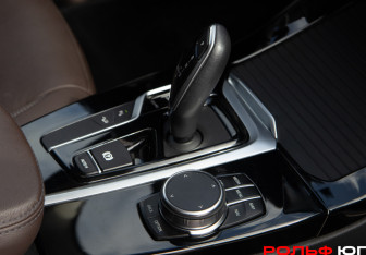 Подержанный автомобиль BMW X3 2019 года (13 фото)