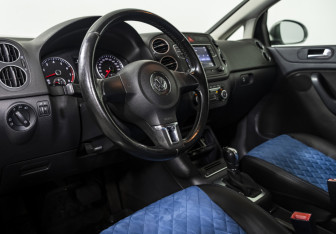 Подержанный автомобиль Volkswagen Golf Plus 2011 года (9 фото)