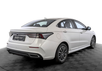 Подержанный автомобиль Omoda S5 2023 года (5 фото)
