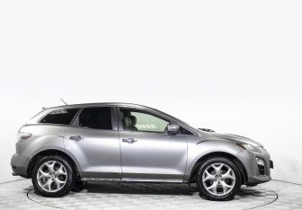Подержанный автомобиль Mazda CX-7 2010 года (4 фото)