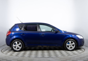 Подержанный автомобиль Kia Ceed Hatchback 2008 года (4 фото)