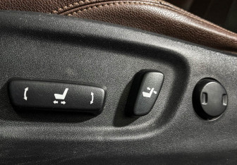 Подержанный автомобиль Toyota Land Cruiser Prado 2015 года (17 фото)