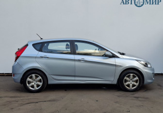 Подержанный автомобиль Hyundai Solaris Hatchback 2012 года (4 фото)