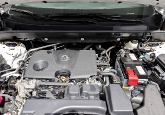 Подержанный автомобиль Toyota RAV4 2024 года (9 фото)