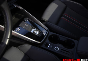 Подержанный автомобиль Audi A3 Sedan 2022 года (13 фото)