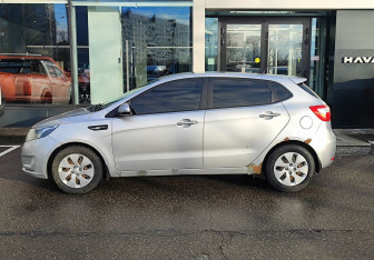 Подержанный автомобиль Kia Rio Sedan 2012 года (8 фото)