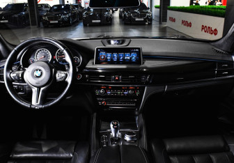 Подержанный автомобиль BMW X5 M 2016 года (8 фото)