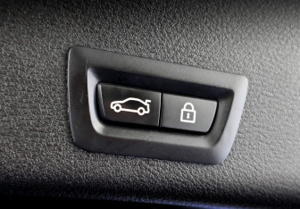 Подержанный автомобиль BMW X4 2018 года (26 фото)