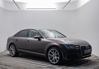 Подержанный автомобиль Audi A4 Sedan 2019 года (3 фото)