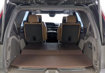 Подержанный автомобиль Cadillac Escalade Suv 2022 года (10 фото)