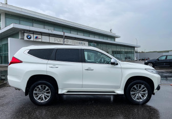 Подержанный автомобиль Mitsubishi Pajero Sport 2018 года (4 фото)
