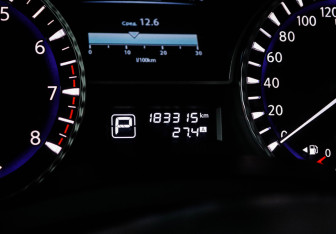 Подержанный автомобиль Infiniti JX 2013 года (11 фото)