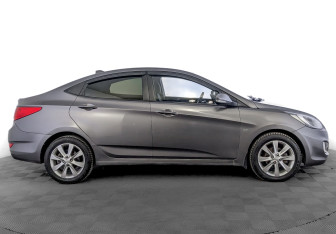 Подержанный автомобиль Hyundai Solaris Sedan 2012 года (4 фото)