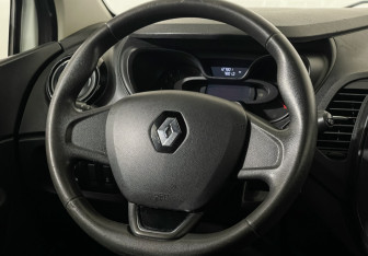 Подержанный автомобиль Renault Kaptur 2018 года (14 фото)