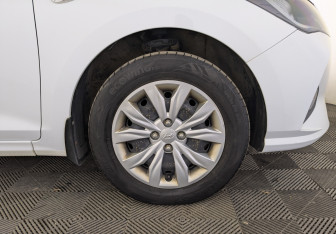 Подержанный автомобиль Hyundai Solaris Sedan 2020 года (18 фото)