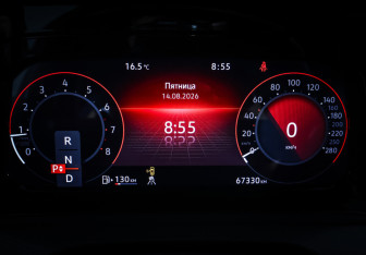 Подержанный автомобиль Volkswagen Golf GTI Hatchback 2021 года (16 фото)