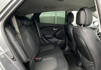 Подержанный автомобиль Hyundai ix35 2012 года (19 фото)