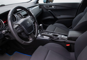 Подержанный автомобиль Peugeot 508 Sedan 2012 года (10 фото)