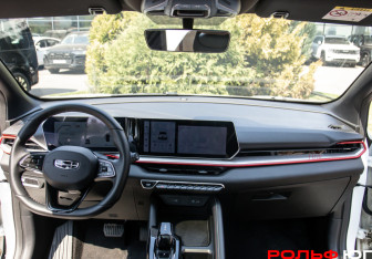 Подержанный автомобиль Geely Coolray 2024 года (10 фото)