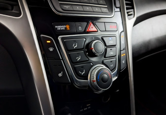 Подержанный автомобиль Hyundai i30 Hatchback 2012 года (26 фото)