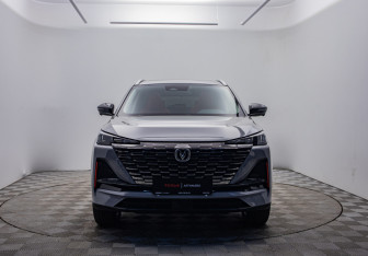 Подержанный автомобиль Changan UNI-S 2024 года (2 фото)