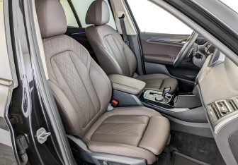 Подержанный автомобиль BMW X3 2024 года (24 фото)