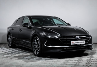 Подержанный автомобиль Hyundai Sonata 2021 года (3 фото)