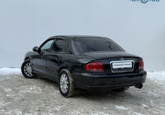 Подержанный автомобиль Hyundai Sonata 2005 года (7 фото)