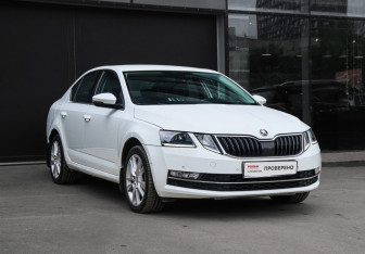 Подержанный автомобиль Skoda Octavia Liftback 2017 года (3 фото)