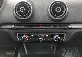 Подержанный автомобиль Audi A3 Sedan 2014 года (17 фото)