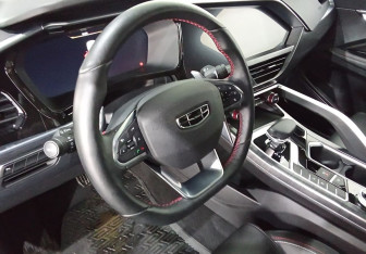 Подержанный автомобиль Geely Tugella 2023 года (11 фото)