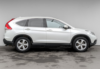 Подержанный автомобиль Honda CR-V 2013 года (4 фото)