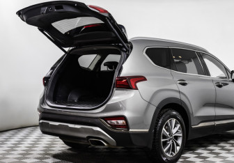 Подержанный автомобиль Hyundai Santa Fe 2019 года (15 фото)