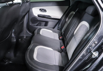 Подержанный автомобиль Kia Ceed Hatchback 2013 года (17 фото)