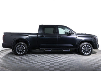 Подержанный автомобиль Toyota Tundra 2022 года (4 фото)