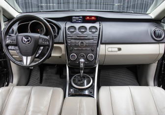 Подержанный автомобиль Mazda CX-7 2011 года (20 фото)