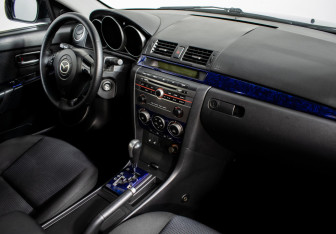 Подержанный автомобиль Mazda 3 Sedan 2006 года (10 фото)