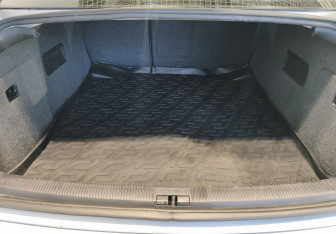 Подержанный автомобиль Audi A6 Sedan 2001 года (13 фото)